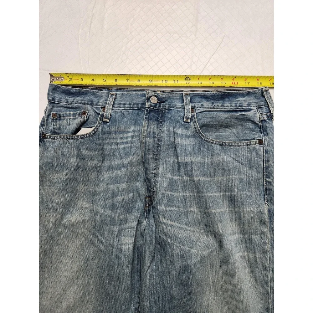 Levis 501 Jeans Mens 38x32 Blue Medium Wash Straight Leg Button Fly Denim Pants‎
